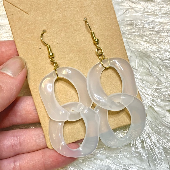 Handcrafted Clear Acrylic Chain Link Earrings - Picture 3 of 4